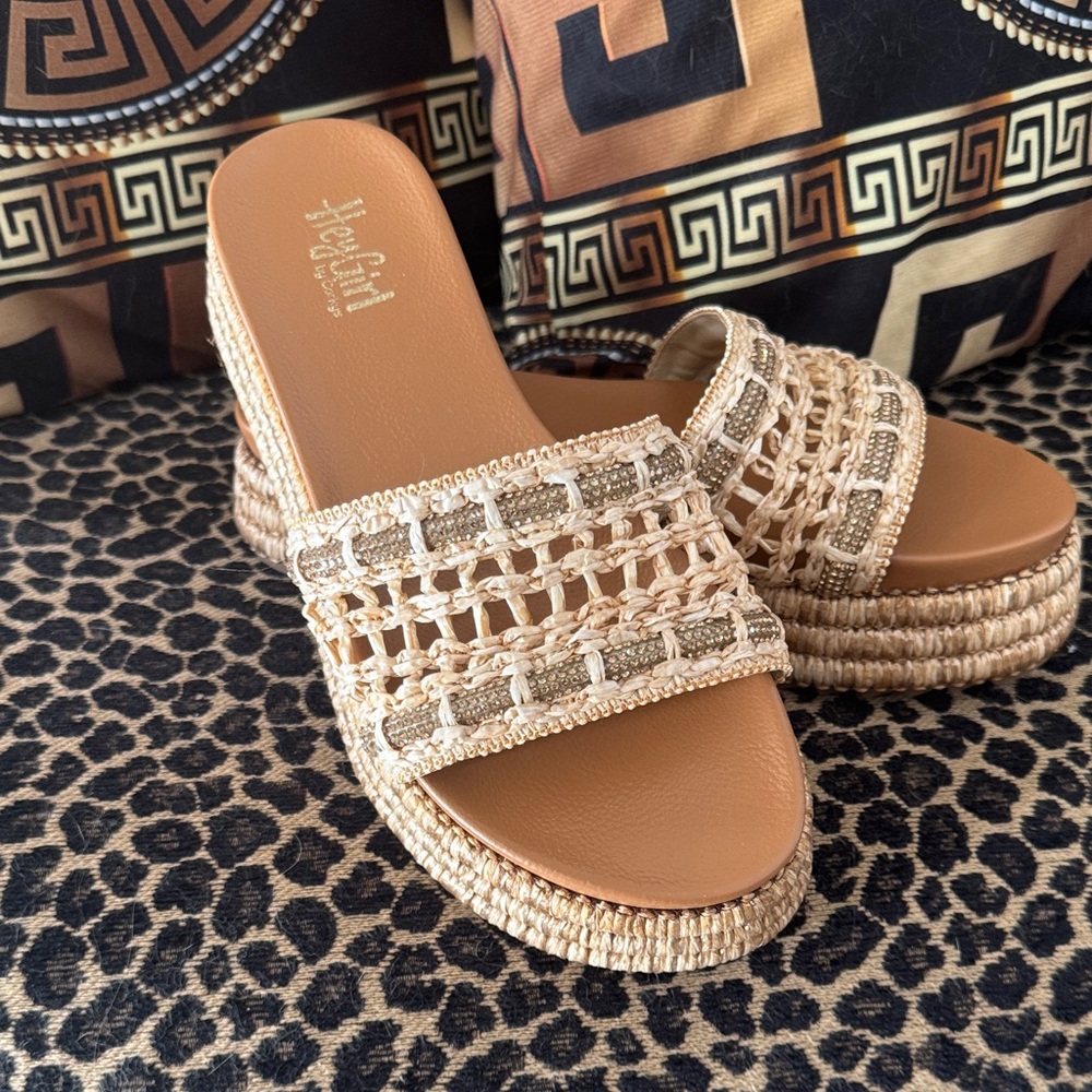 NWOB - Corey’s “Hey Girl” Women's Tan Woven Slide Sandals
